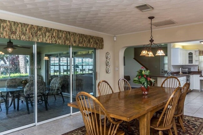 Building Photo - 1608 Lake Clay Dr