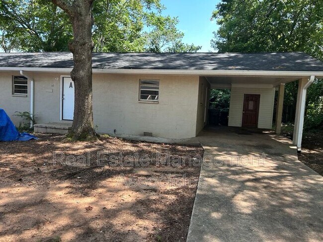 Primary Photo - 220 E Central Ave