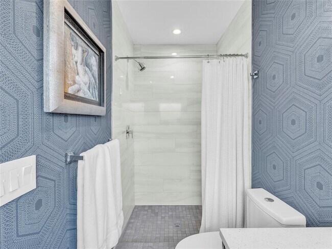 Building Photo - 4021 21st Ave N