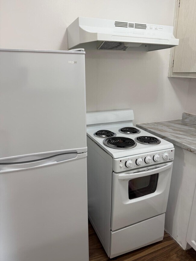 Building Photo - 126 Cleveland St