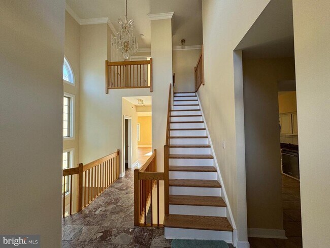 Building Photo - 327 Overlook Ln