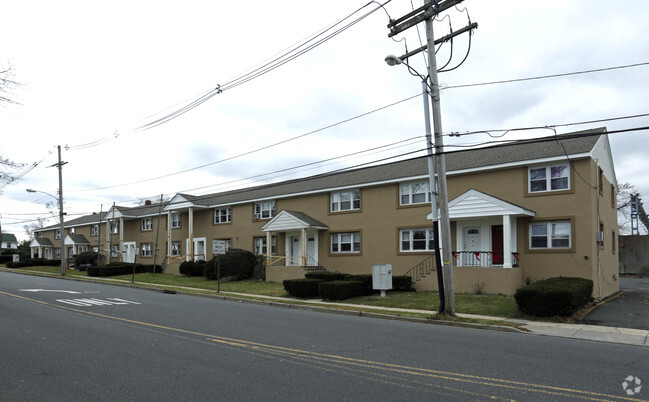 Rose Gardens - Rose Gardens Apartments