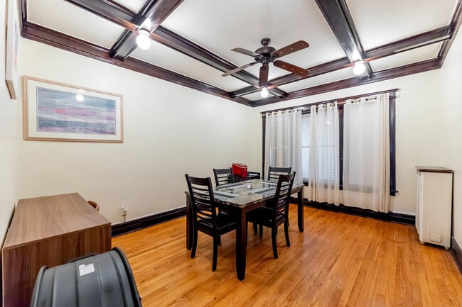 Building Photo - 6112 S St Lawrence Ave