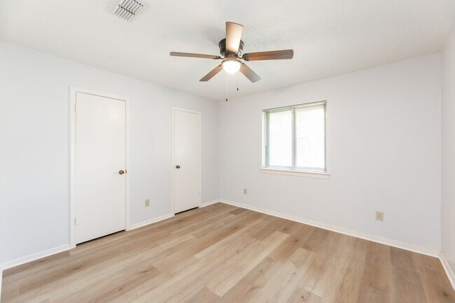 Building Photo - 6818 Brockington Dr