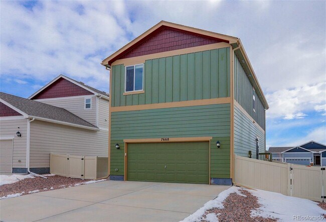 Building Photo - Beautiful 3 Bedroom 3 Bath Home Available ...