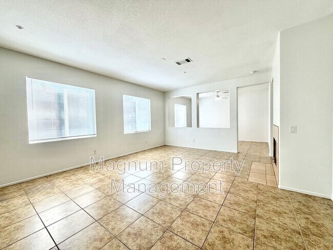 Building Photo - 8182 Bon View Dr