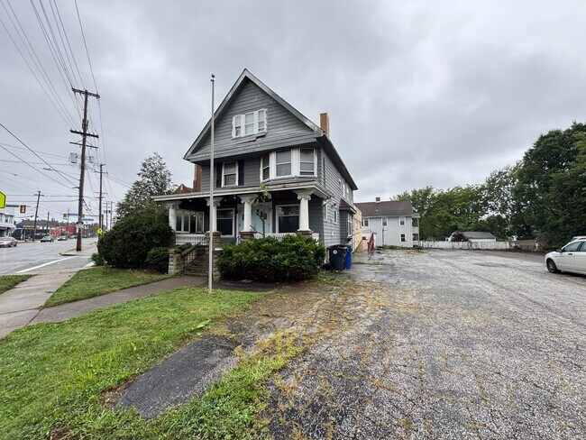 Building Photo - 4438 Pearl Rd