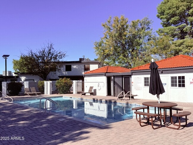 Building Photo - 1051 S Dobson Rd