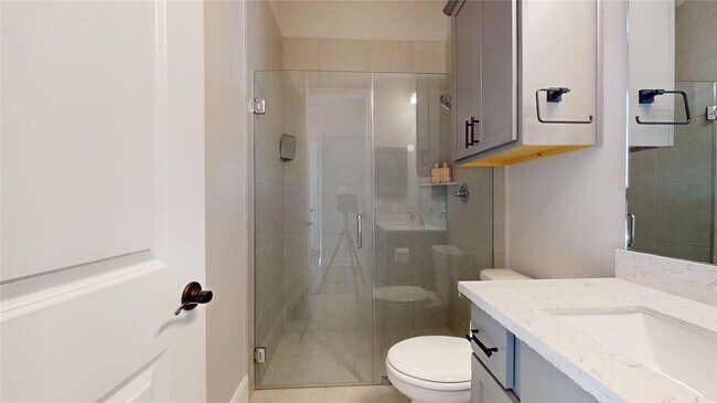 Building Photo - 8305 Greenleaf Ridge Way