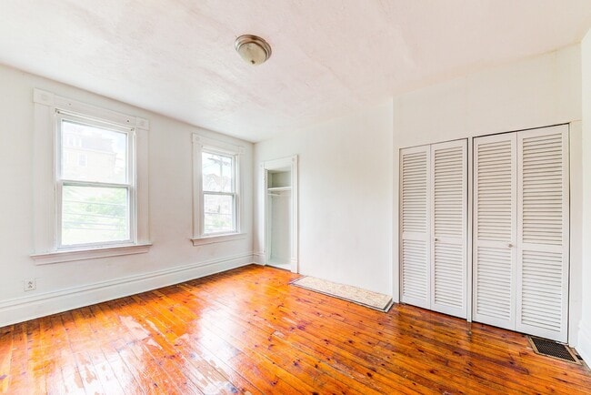 Building Photo - AVAILABLE AUGUST 2026 - Spacious Renovated 4 Bedroom, 1.5 Bath Home w/ AC!