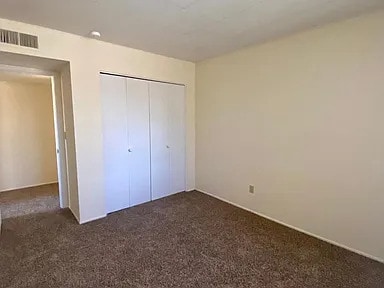 Building Photo - FOR RENT