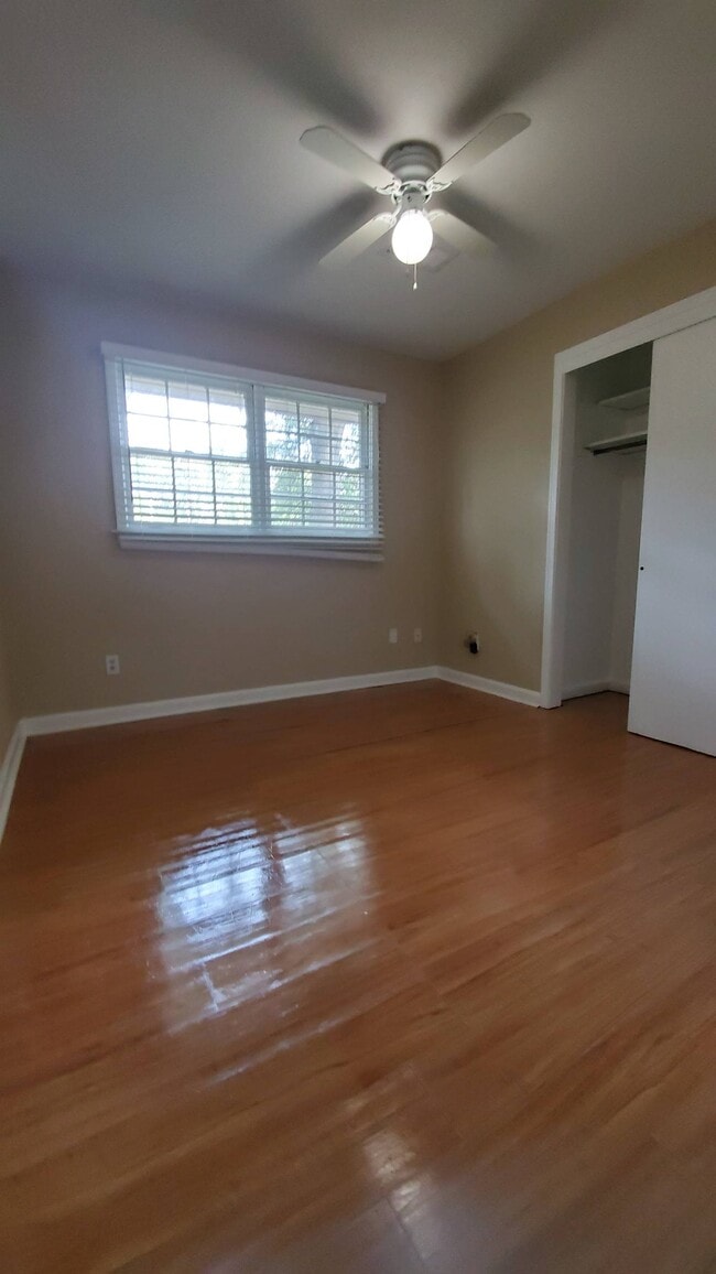 Building Photo - 1138 Perry Hill Rd