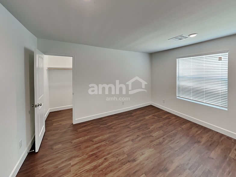 Building Photo - 104 Island Plumeria Ln