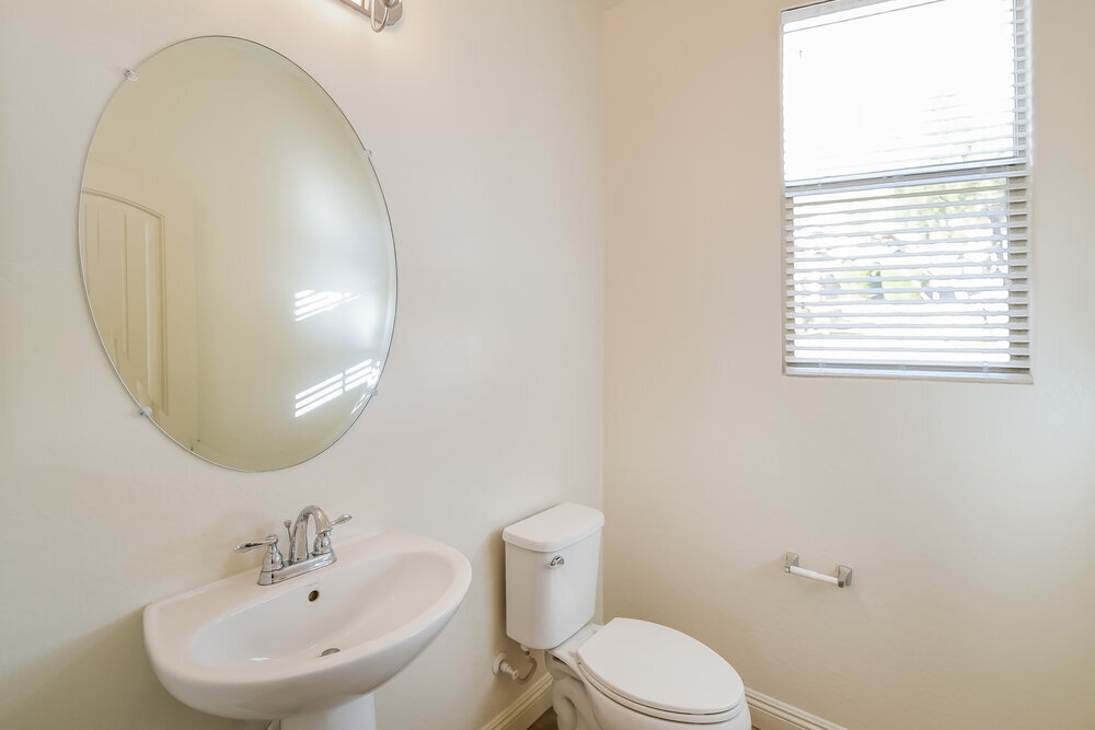 Building Photo - 1951 N 55th Pl