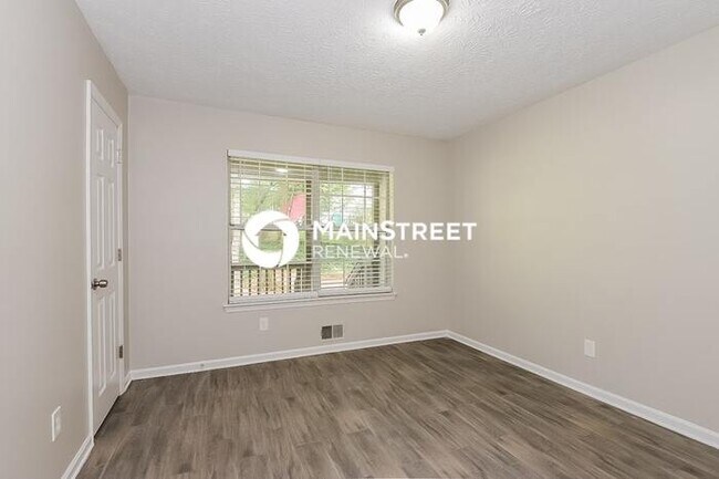 Building Photo - 3 Bedroom Pet-Friendly Home in Acworth, GA with Main Street Renewal