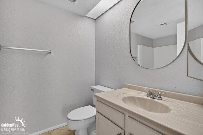 Building Photo - Beautiful 2Bdm 2Ba Condo with Community Pool in Mesa!