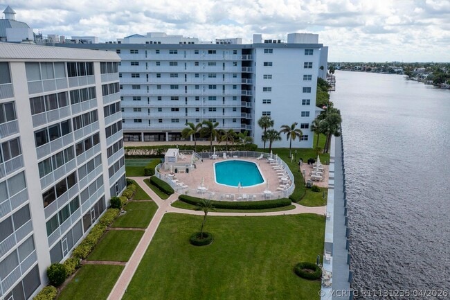Building Photo - 3100 S Ocean Blvd