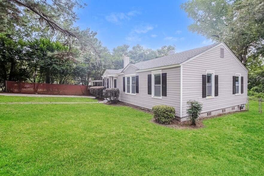 Building Photo - 217 Ferrell Dr