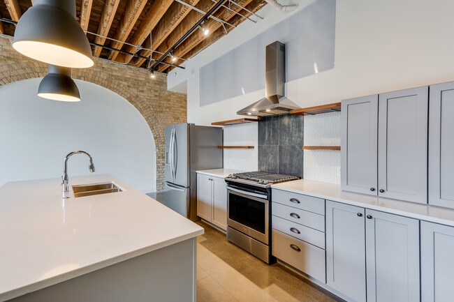Building Photo - Smyth Lofts