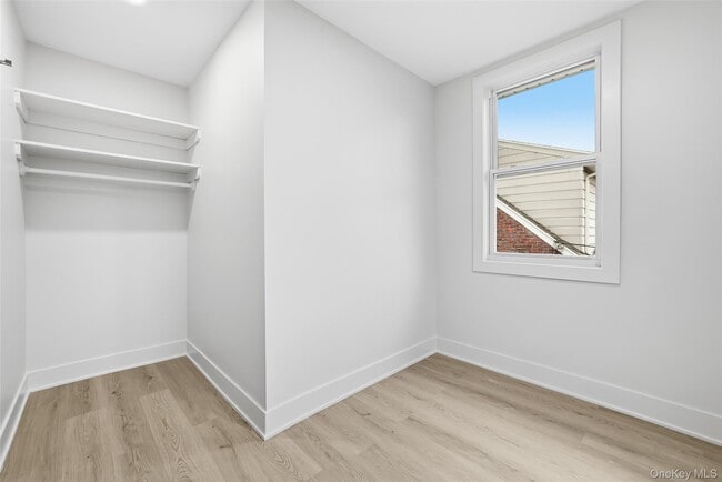 Building Photo - 36 Dunwoodie St