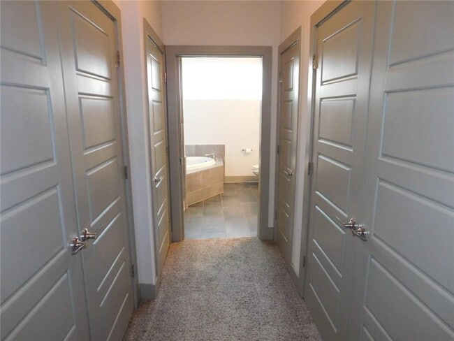 Building Photo - 12182 Abbey Glen Ln