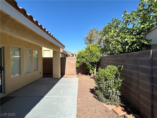 Building Photo - 6428 Sundown Heights Ave