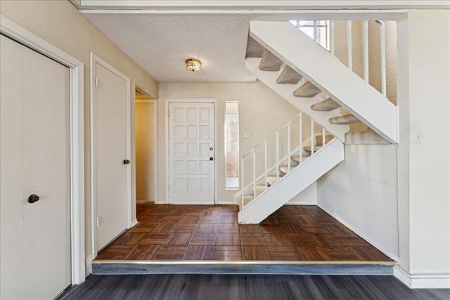 Building Photo - 2905 Country Pl Cir