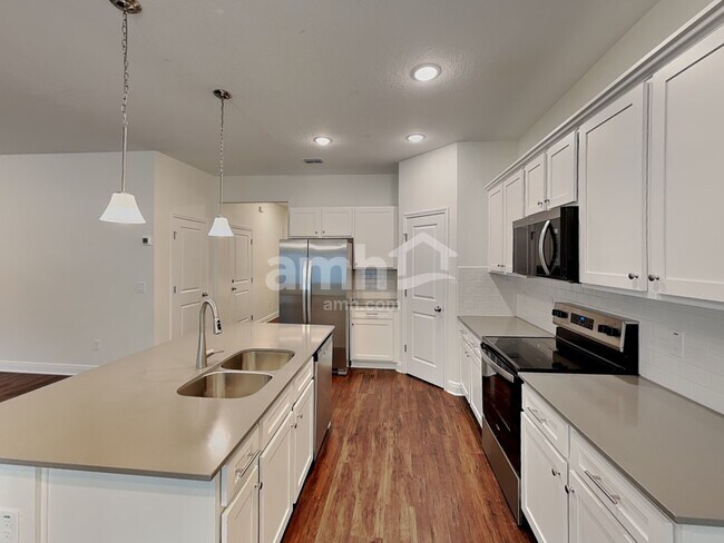 Building Photo - 2800 Ponds Trl