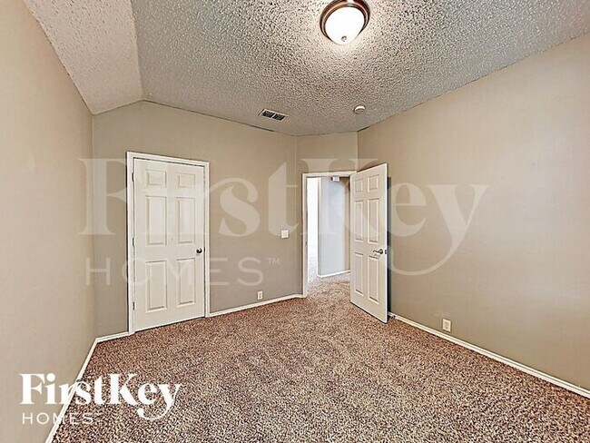 Building Photo - 7885 Parkmount Ct