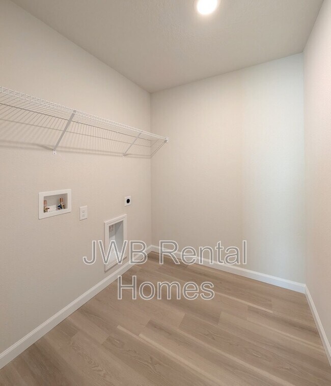 Building Photo - 1442 E 27th St