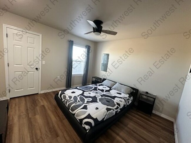 Building Photo - Fully Furnished and all bills paid - Just ...