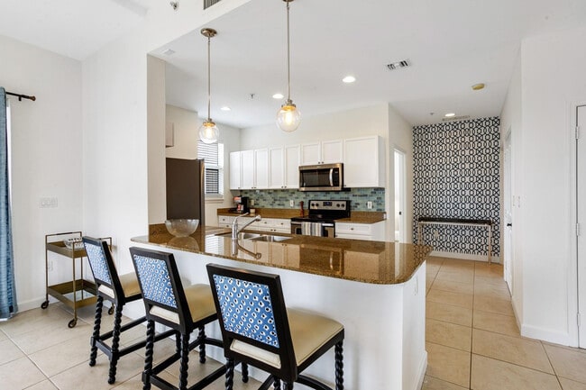 Building Photo - 3960 N Flagler Dr