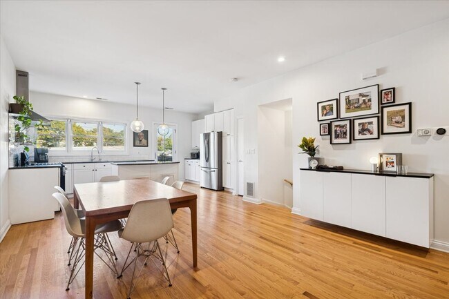 Building Photo - 2455 W Ohio St