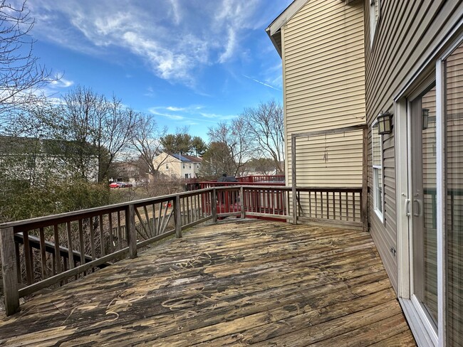 Building Photo - Charming 3 Bedroom/2.5 Bathroom Townhome with Attached Garage in Reisterstown, MD!