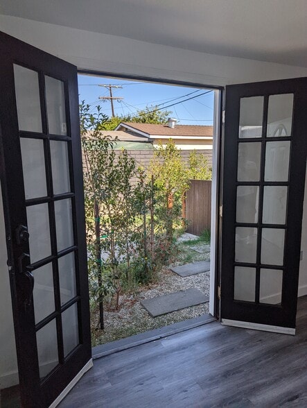 French door exit to patio area - 2615 Obama Blvd
