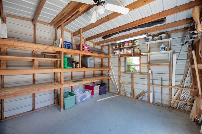 Building Photo - 2642 Barefoot Creek Cir