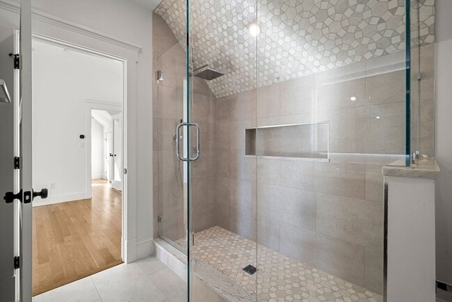 Building Photo - 309 Broadway