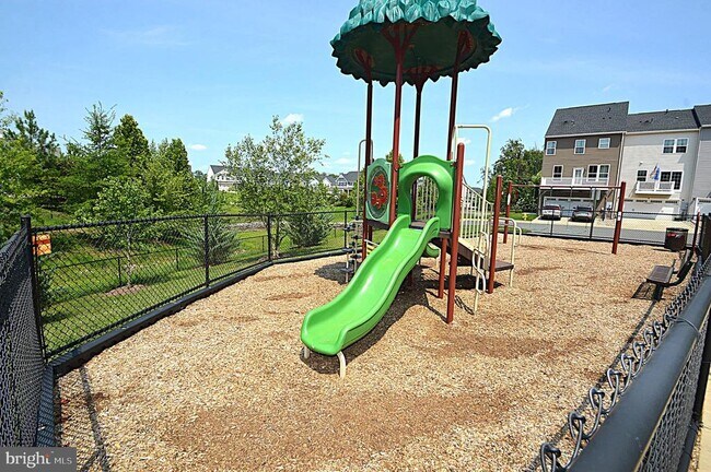 Building Photo - 11328 Willow Green Cir