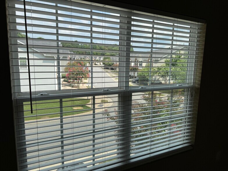 Building Photo - 2620 Hartfield Commons Ln