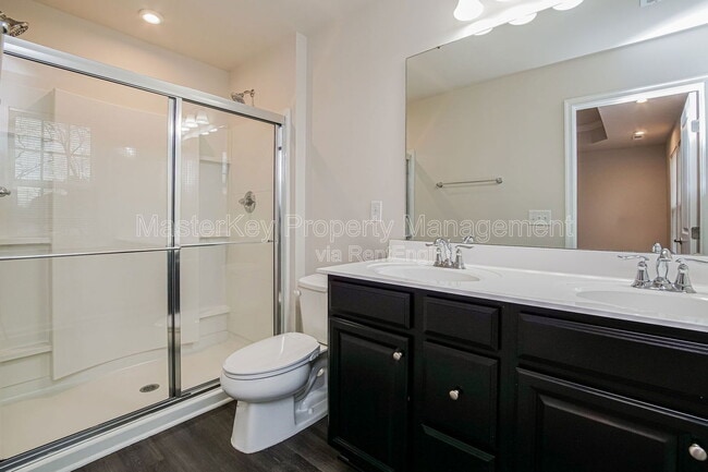 Building Photo - 945 Arnold Place Dr