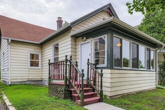Building Photo - 364 Bates Ave