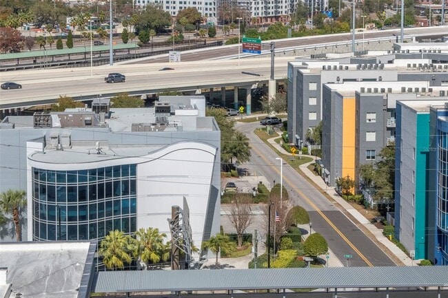 Building Photo - 1120 E Kennedy Blvd