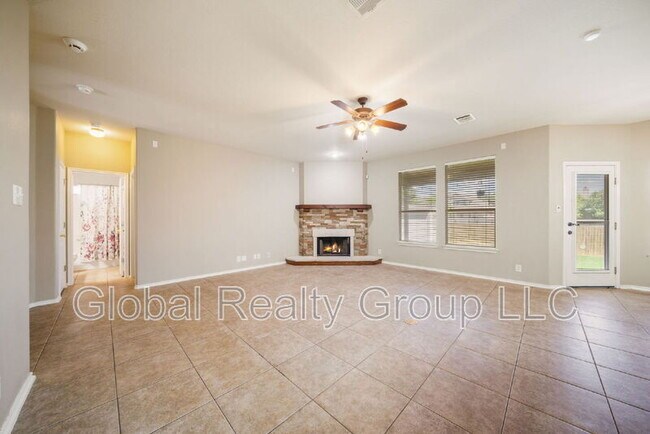 Building Photo - 2624 Cloverbrook Ln