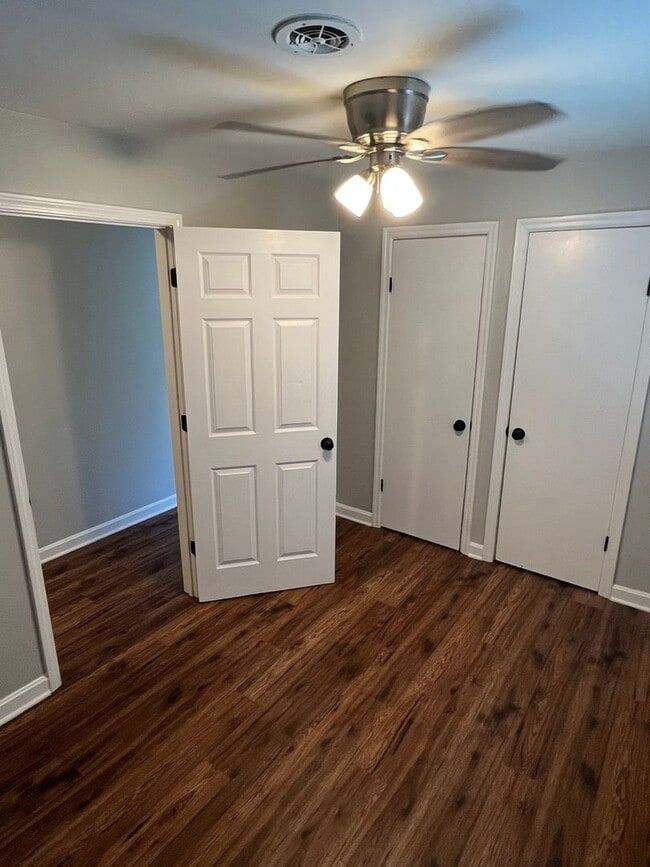 Building Photo - Perfect Small Affordable Family Home w/ Fe...