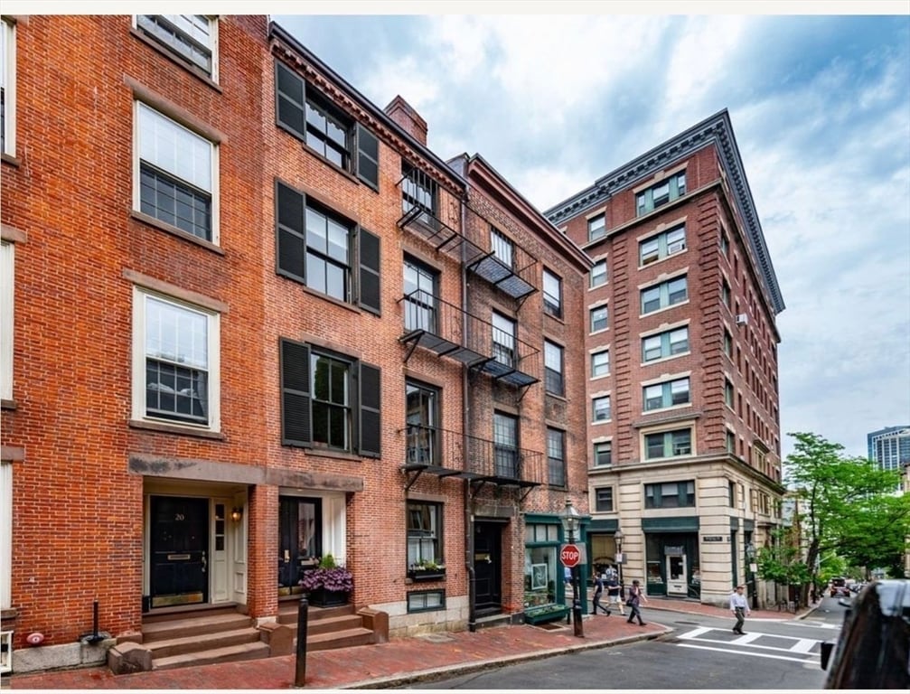 Building Photo - 22 Joy St