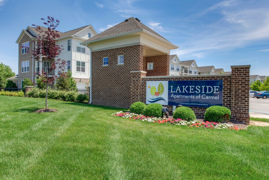 Lakeside Apartments of Carmel 12484 Breaklines St Carmel IN 46032
