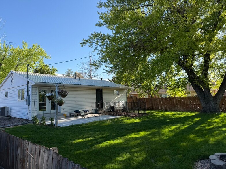 Building Photo - 1054 N 500 W