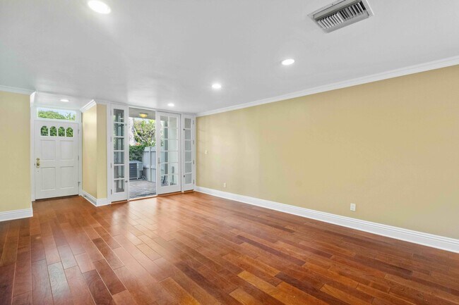 Building Photo - 5215 Sepulveda Blvd