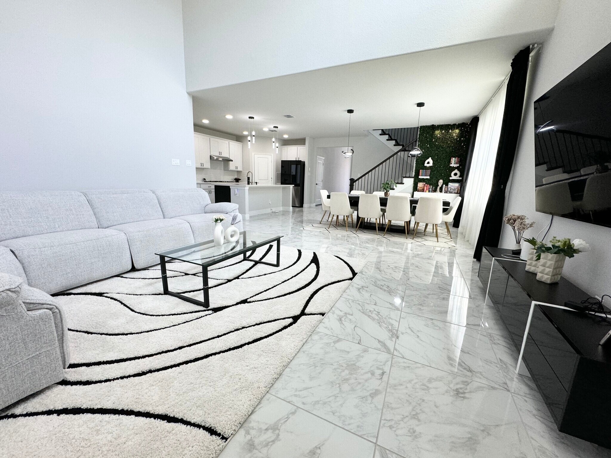 Building Photo - 2801 Riverview Rd