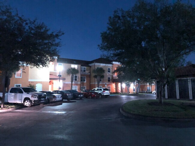 Building Photo - APARTMENT FOR RENT IN THE BEST AREA OF ORLANDO